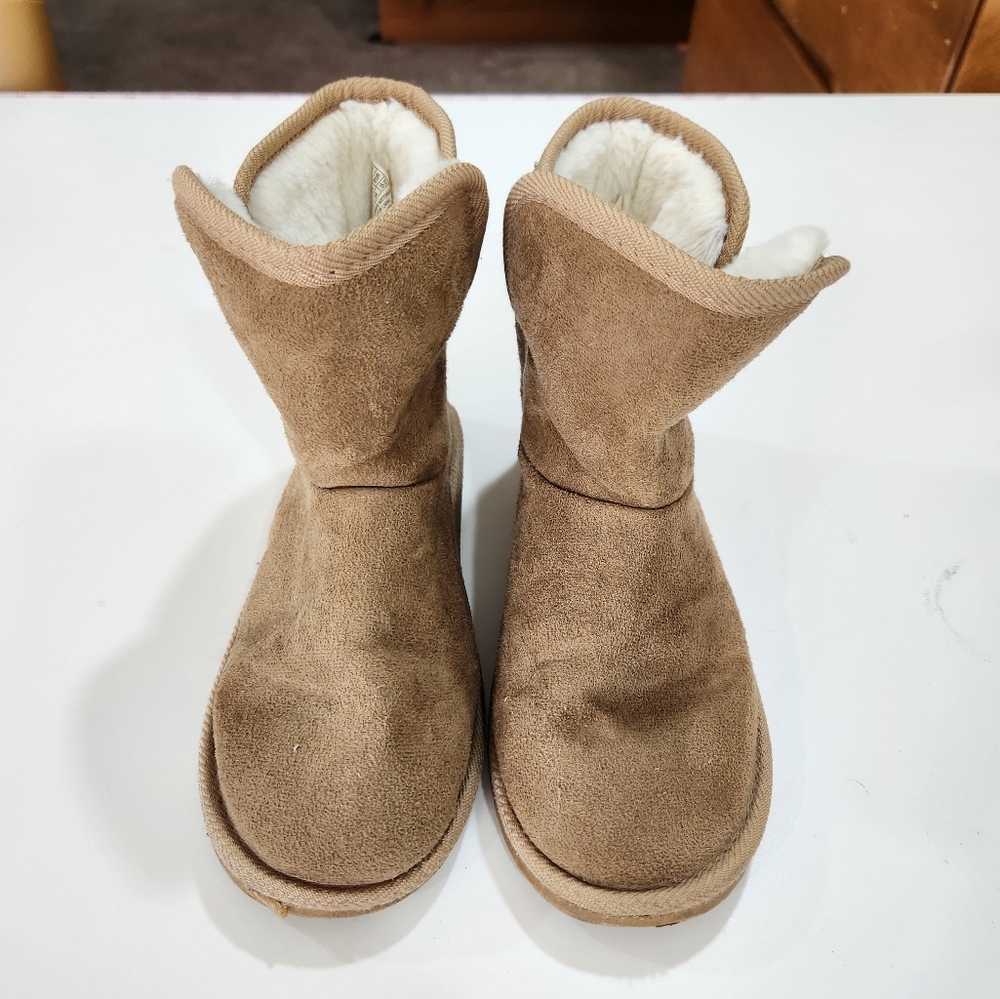 Nautica rubber sole indoor outdoor slipper (Ugg style)